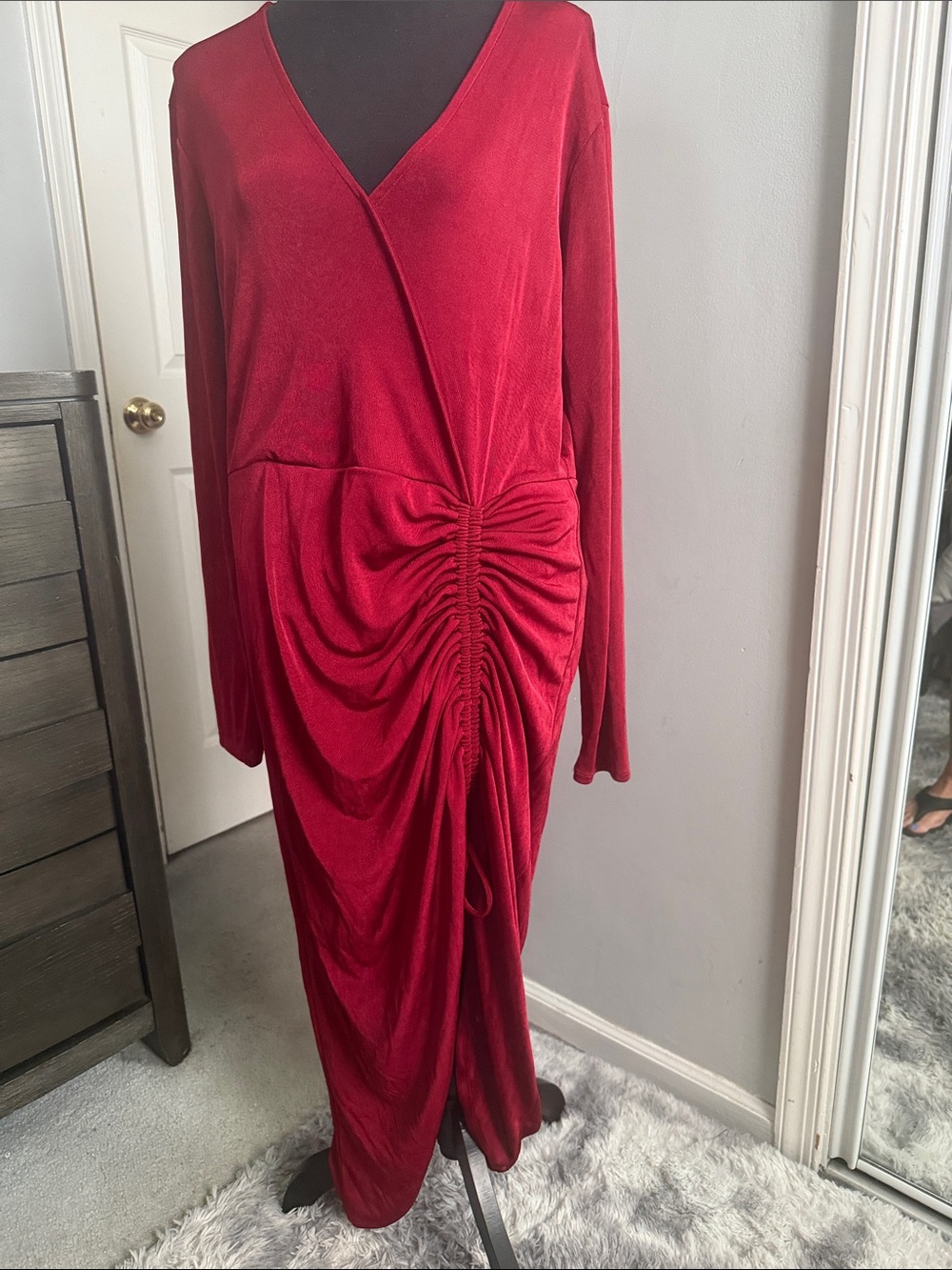 Red Long-Sleeve V-Neck Ruched bodycon Dress